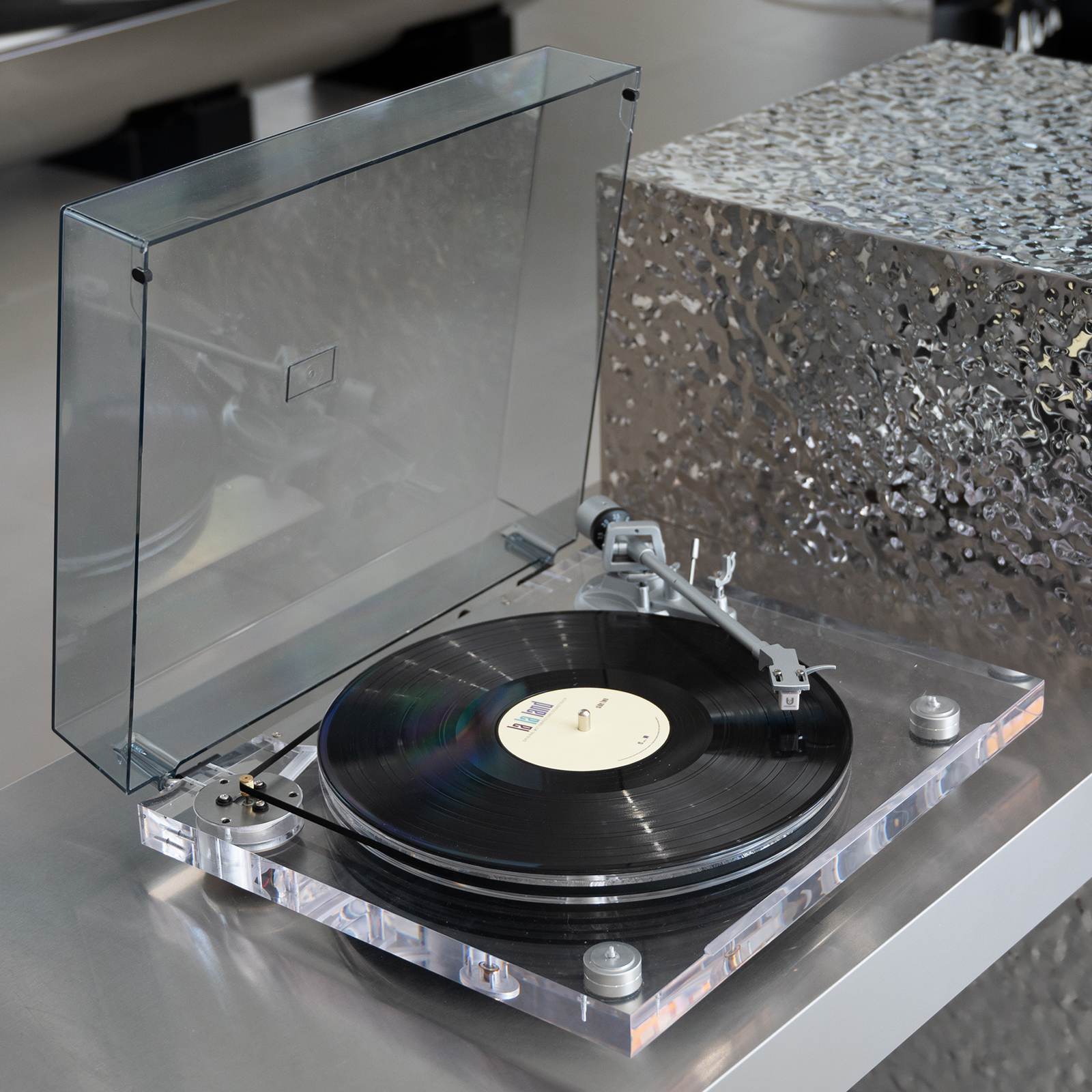 Platine Vinyle Transparente Bluetooth – Design Hi-Fi Premium | AVA Glas